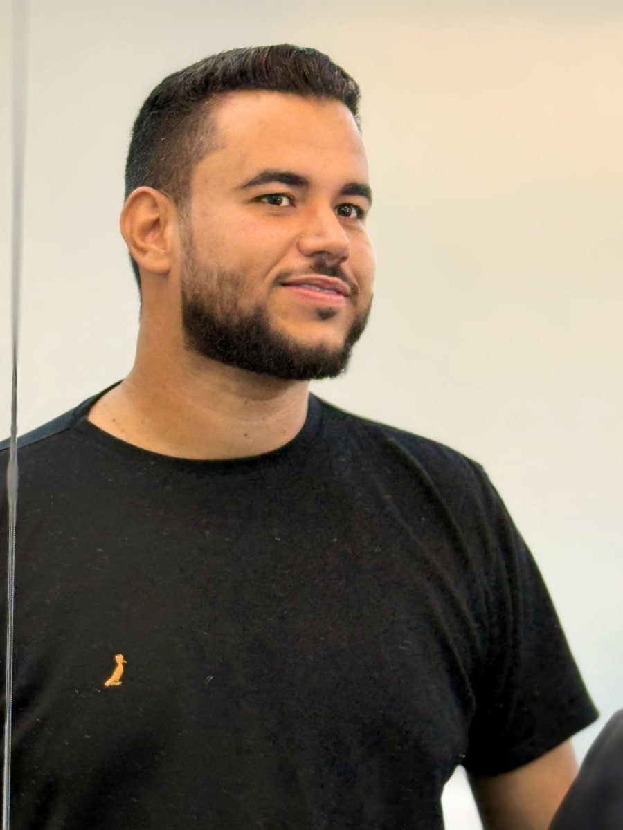 Corte social com barba alinhada feito na Eduardo Barbearia